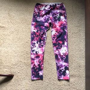 Beautiful purple/pink design workout leggings